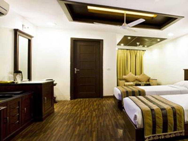 Hotel Parkland Chirag Enclave ニューデリー エクステリア 写真