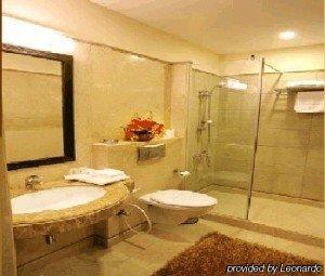 Hotel Parkland Chirag Enclave ニューデリー エクステリア 写真