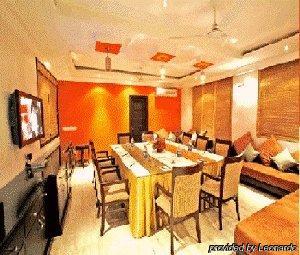 Hotel Parkland Chirag Enclave ニューデリー エクステリア 写真