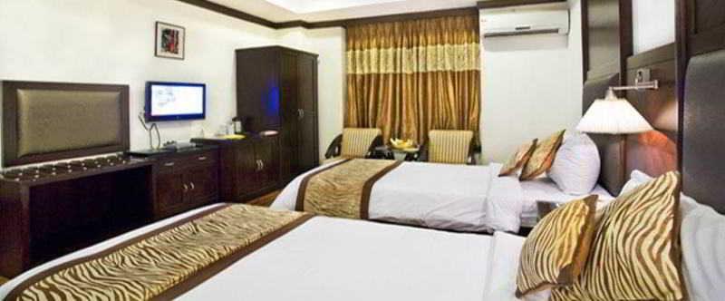 Hotel Parkland Chirag Enclave ニューデリー エクステリア 写真