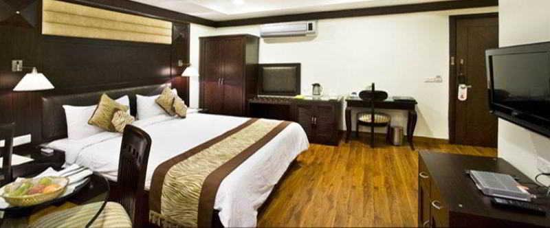 Hotel Parkland Chirag Enclave ニューデリー エクステリア 写真