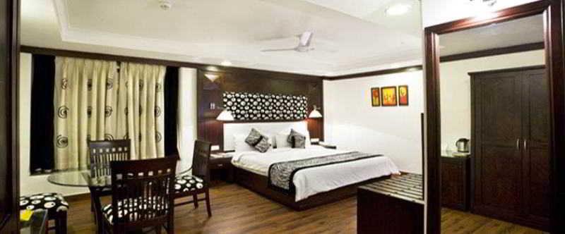 Hotel Parkland Chirag Enclave ニューデリー エクステリア 写真
